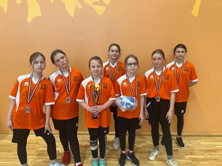 Meiteņu futbols atgriežas skolās 2025