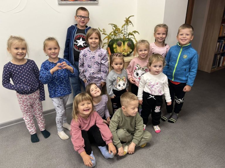 Nodarbībā Nīgrandes pagasta bibliotēkā